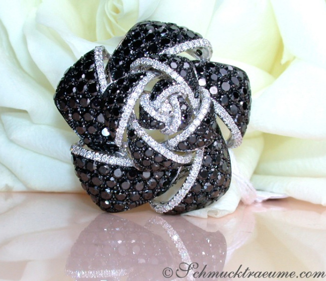Tremendous Black & White Diamond Rose Ring Tremendous Black & White Diamond Rose Ring