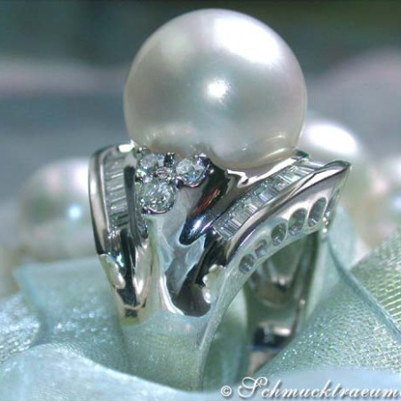 Opulenter Südseeperle Ring mit Diamanten