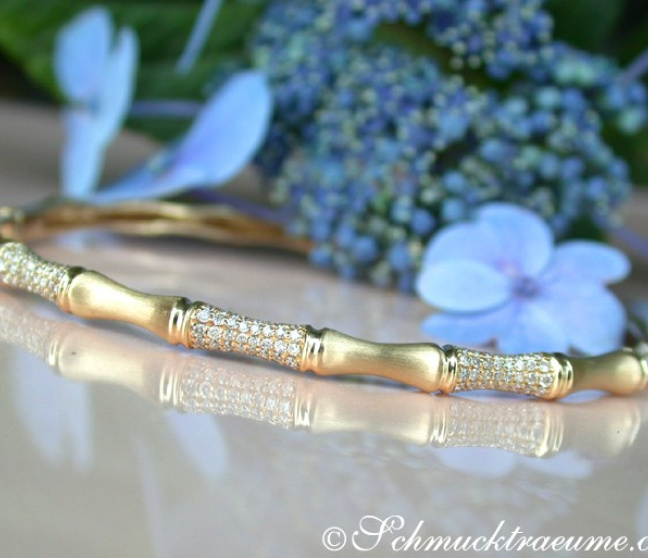 Wonderful Diamond "Bamboo" Bangle in Yellow Gold Wonderful Diamond "Bamboo" Bangle in Yellow Gold
