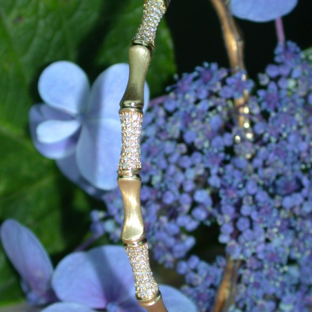 Diamanten Armreif im Bambus Design