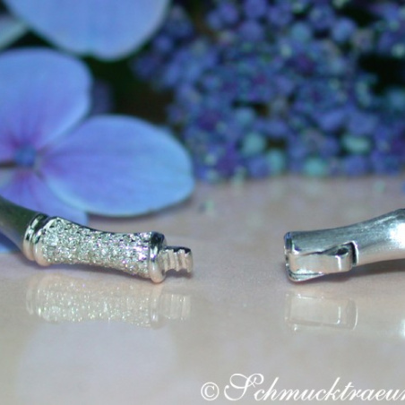 Diamanten Armreif im Bambus Design