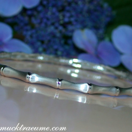 Diamanten Armreif im Bambus Design