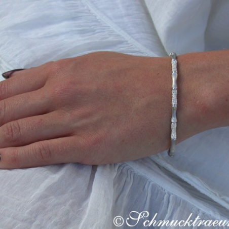 Diamanten Armreif im Bambus Design