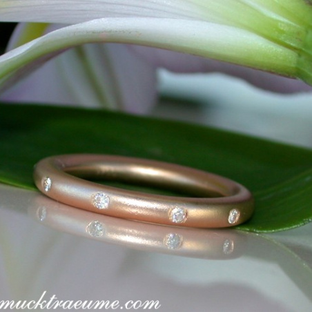 Enchanting Diamond "Starry Sky" Band in Rose Gold