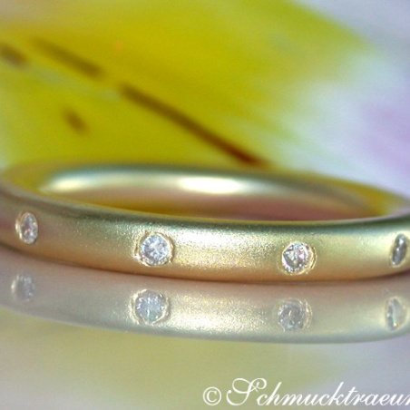 Enchanting Diamond "Starry Sky" Band in Yellow Gold