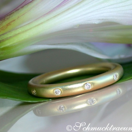 Enchanting Diamond "Starry Sky" Band in Yellow Gold