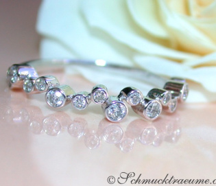 Pretty Diamond Eternity Ring