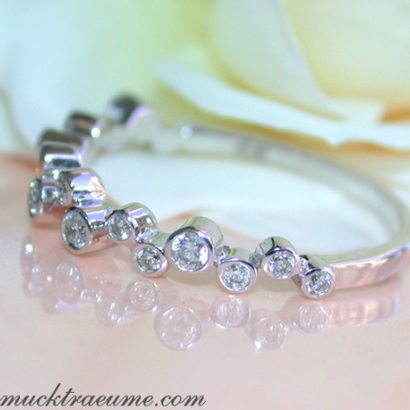 Pretty Diamond Eternity Ring