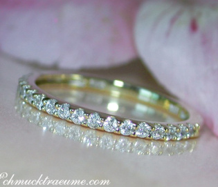 Cute Diamond Eternity Ring in Yellow gold 14k