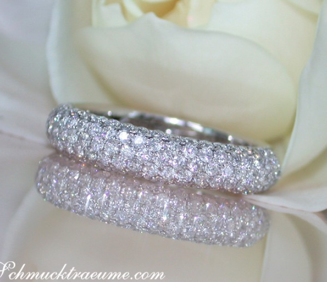 Picture Perfect Diamond Pavé Ring in White gold Picture Perfect Diamond Pavé Ring in White gold