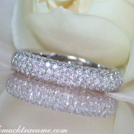 Picture Perfect Diamond Pavé Ring in White gold