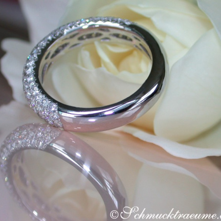 Picture Perfect Diamond Pavé Ring in White gold