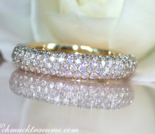 Picture Perfect Diamond Pavé Ring in Yellow gold