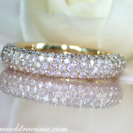 Picture Perfect Diamond Pavé Ring in Yellow gold