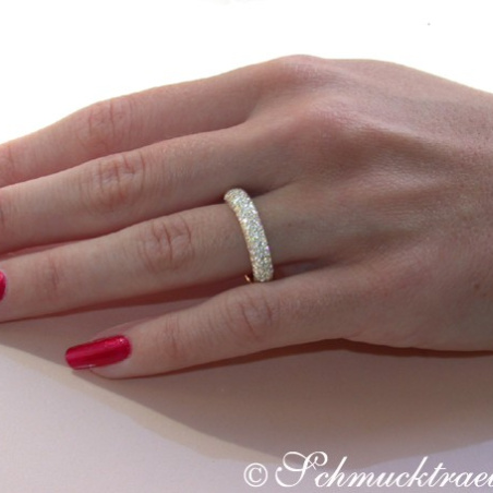 Picture Perfect Diamond Pavé Ring in Yellow gold