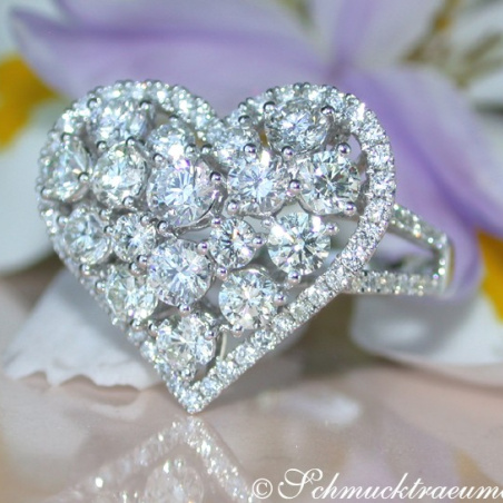 Exquisite Diamond Heart Ring