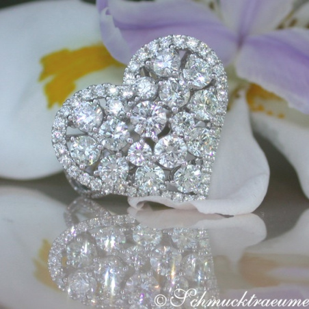 Exquisite Diamond Heart Ring