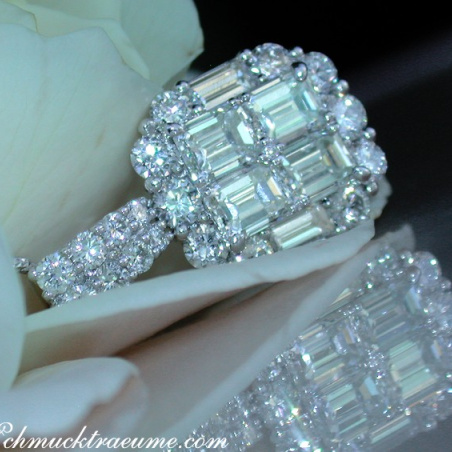 Exquisite Diamond Pendant with Flawless Diamonds