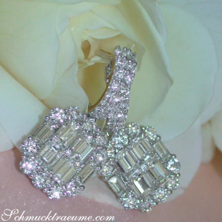 Exquisite Diamond Earrings with Flawless Diamonds