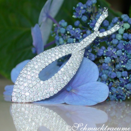 Exquisite Diamond Necklace