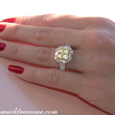 Glorious White & Yellow Diamond Ring