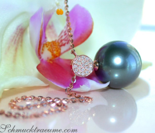 Precious Tahitian Pearl Diamond Pendant incl. Chain