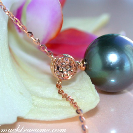 Precious Tahitian Pearl Diamond Pendant incl. Chain
