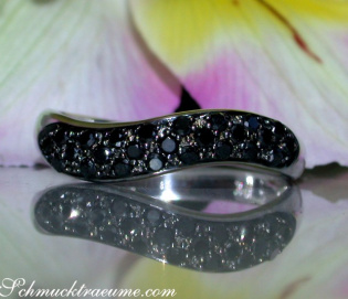 Curved Black Diamond Pavé Ring