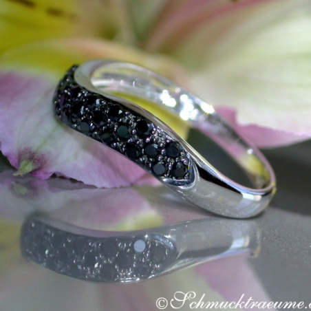 Curved Black Diamond Pavé Ring