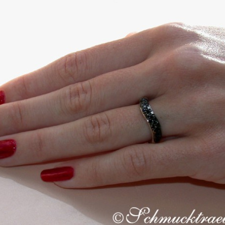 Curved Black Diamond Pavé Ring
