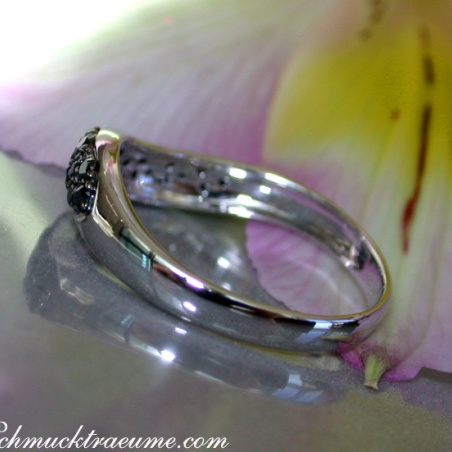Curved Black Diamond Pavé Ring