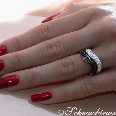 Curved Black Diamond Pavé Ring