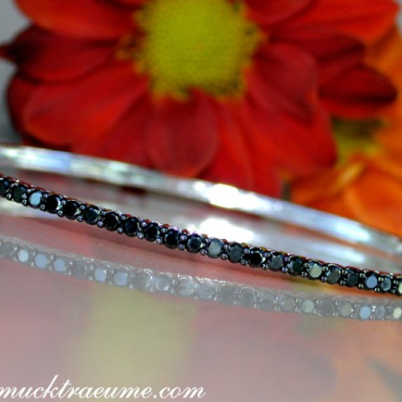 Timeless Bangle with Black Diamonds