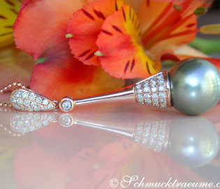 Extravagant Southsea Pearl Pendant with Diamonds