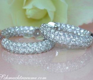 Stately Diamond Pavé Hoops (Ø 24 mm)