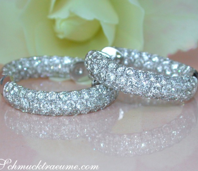 Stately Diamond Pavé Hoops (Ø 24 mm) Stately Diamond Pavé Hoops (Ø 24 mm)