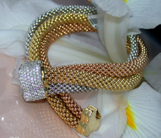 Stately "Cord" Bracelet with Diamonds