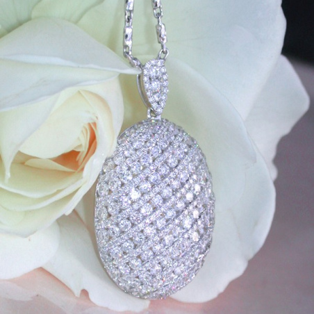 Glorious Diamond Pendant in White gold 18k