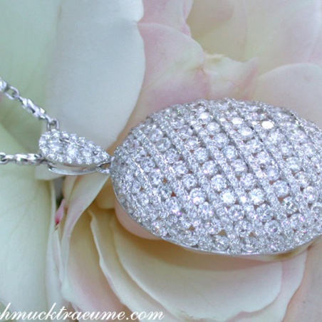 Glorious Diamond Pendant in White gold 18k