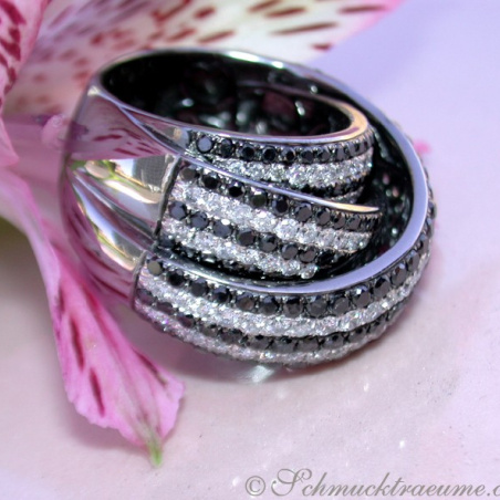 Stately Black & White Diamond Ring