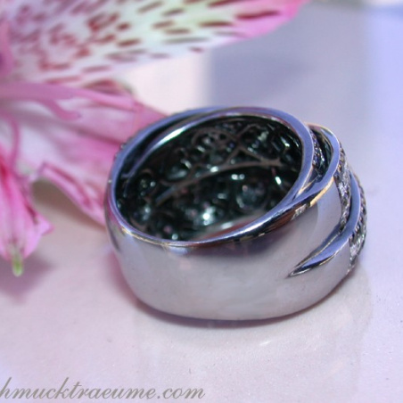 Stately Black & White Diamond Ring