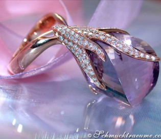 Glorious Amethyst Ring with Diamonds