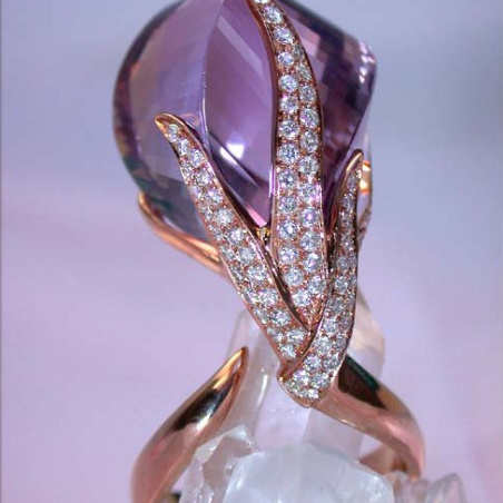 Glorious Amethyst Ring with Diamonds