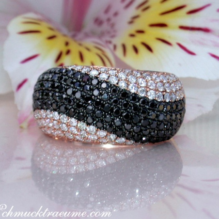 Interesting Wave Style Black & White Diamond Ring