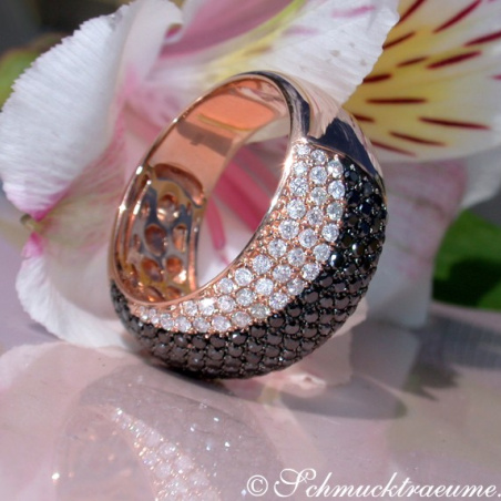 Interesting Wave Style Black & White Diamond Ring