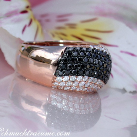 Interesting Wave Style Black & White Diamond Ring