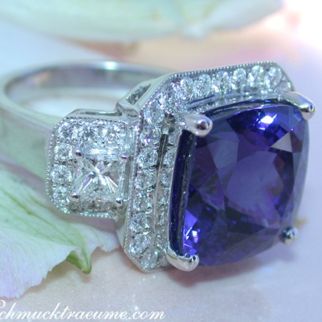 AAA Tansanit Ring mit Brillanten