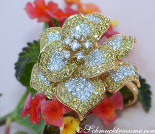 Stately Yellow & White Diamond Flower Style Ring