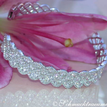 Exquisite Diamond Bangle (7,10 ct.)