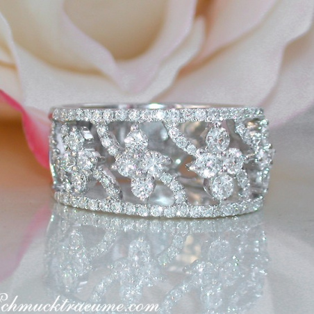 Brillanten Ring im Blüten Design